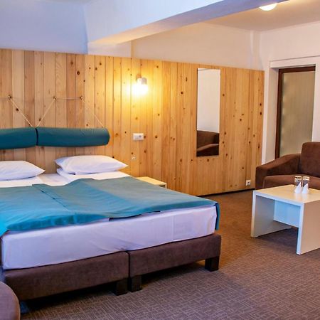 Complex Hotelier Cota O Mie Sinaia Buitenkant foto
