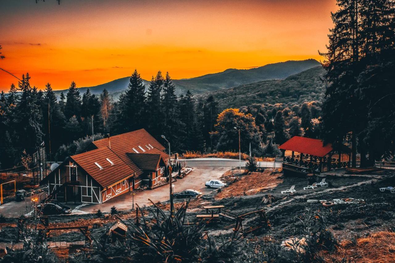 Complex Hotelier Cota O Mie Sinaia Buitenkant foto