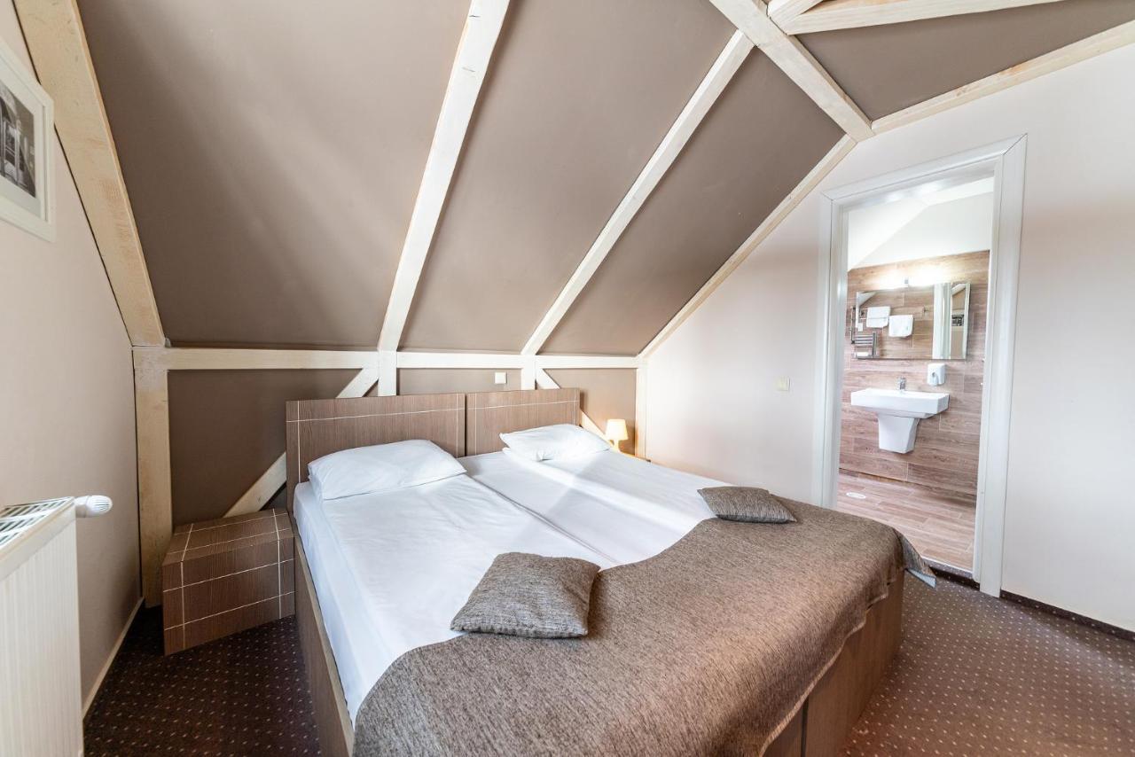 Complex Hotelier Cota O Mie Sinaia Buitenkant foto