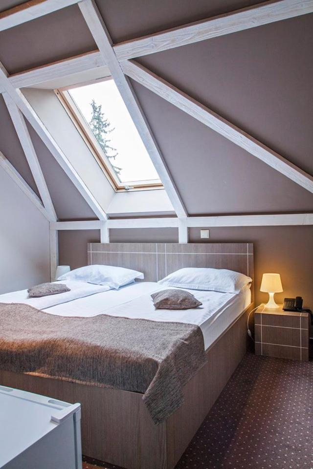Complex Hotelier Cota O Mie Sinaia Buitenkant foto